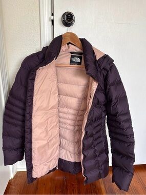 The North Face Womens Puffer Jacket - Plum Exterior & Blush Interior